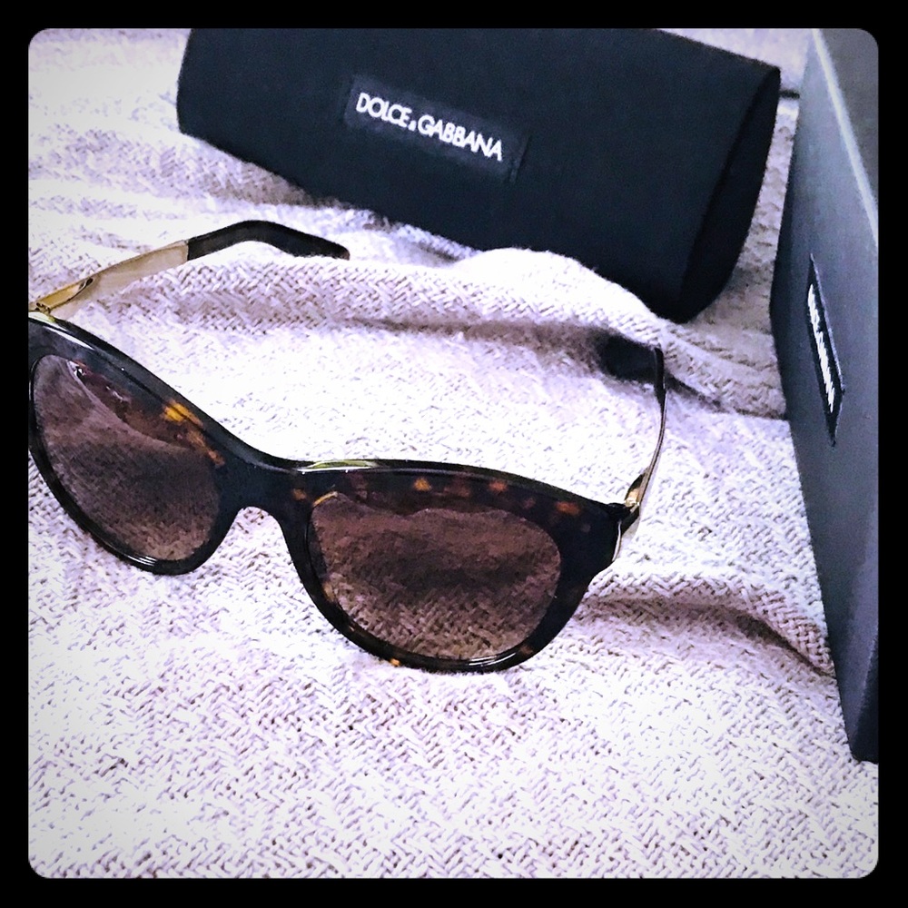 LIKE NEW! Dolce and Gabbana Sunglasses